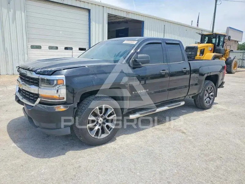 2017 Chevrolet Silverado photo