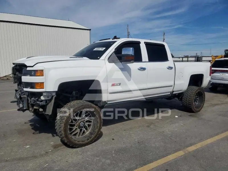 2017 Chevrolet Silverado фото