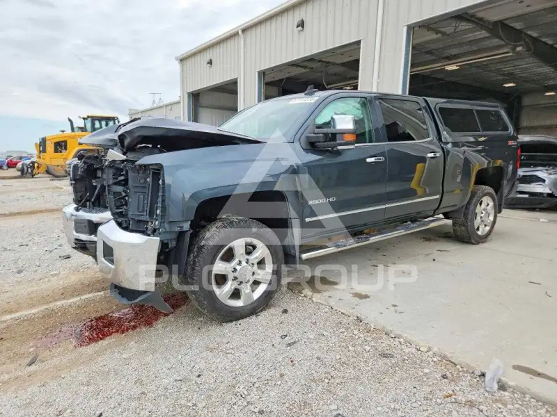 2017 Chevrolet Silverado фото