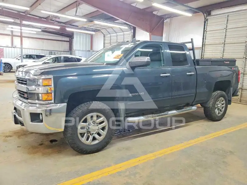 2017 Chevrolet Silverado фото