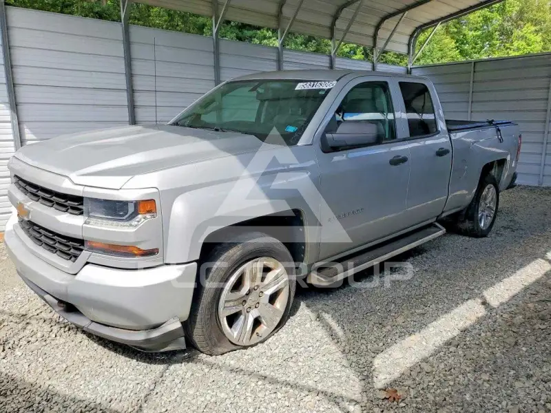 2017 Chevrolet Silverado photo