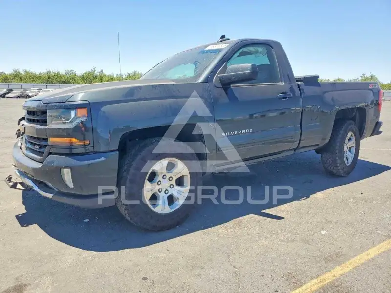2017 Chevrolet Silverado photo