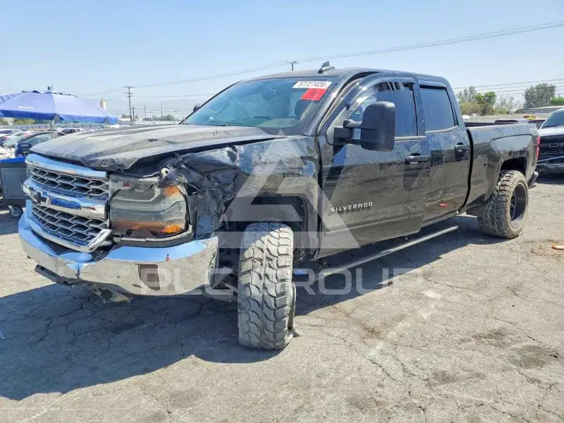2017 Chevrolet Silverado photo