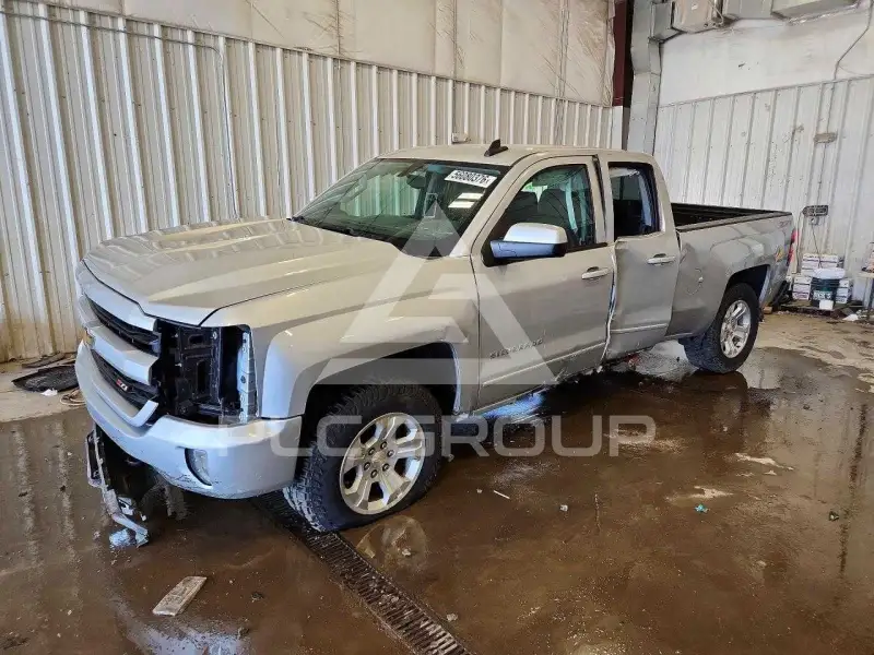 2017 Chevrolet Silverado photo