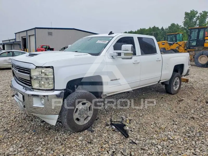 2017 Chevrolet Silverado photo