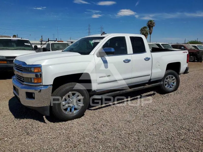 2017 Chevrolet Silverado photo