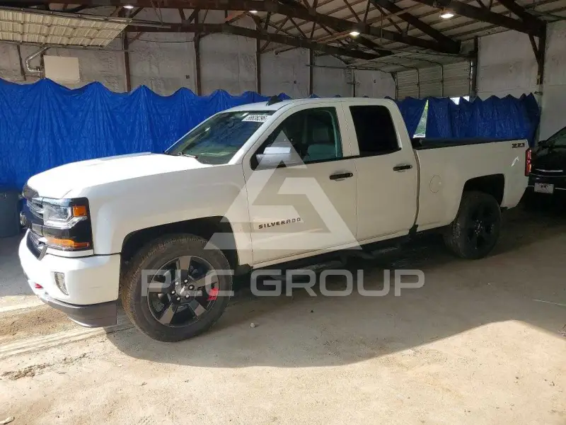 2017 Chevrolet Silverado фото
