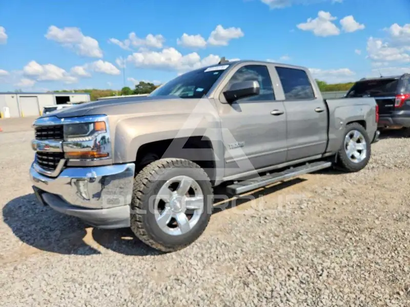 2017 Chevrolet Silverado photo