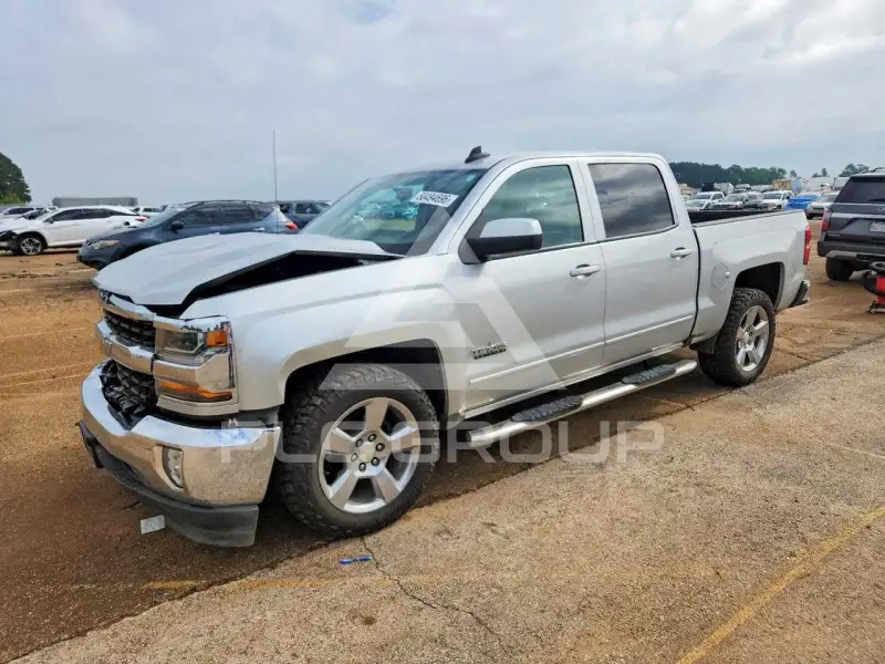 2017 Chevrolet Silverado photo