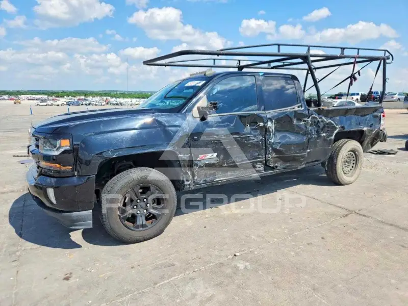 2017 Chevrolet Silverado photo