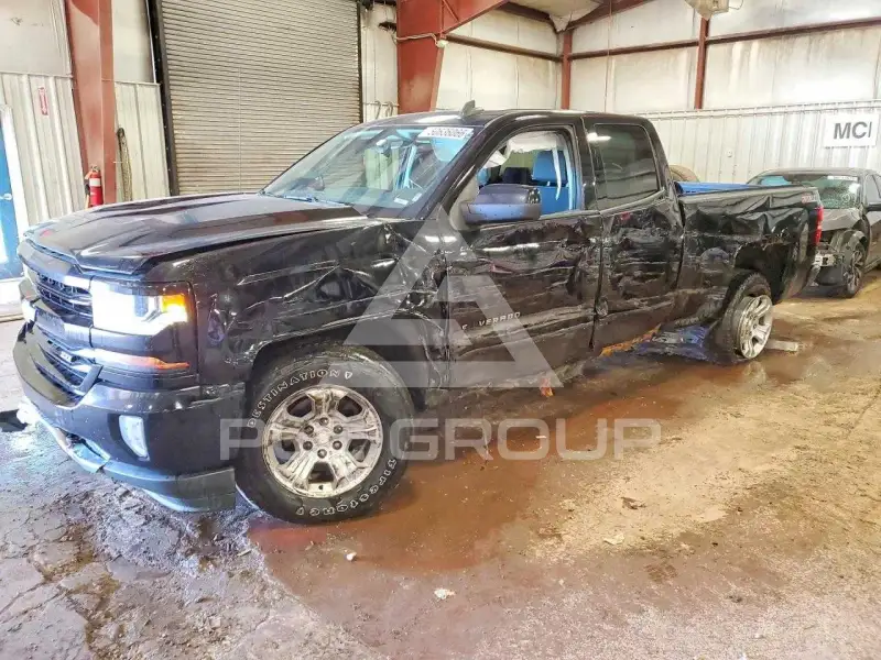 2017 Chevrolet Silverado photo
