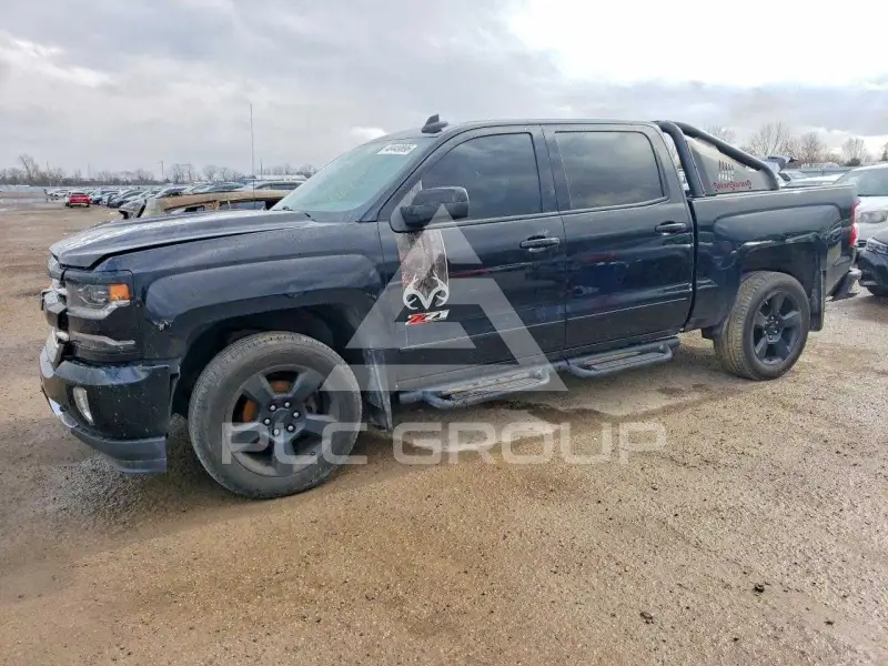 2017 Chevrolet Silverado photo