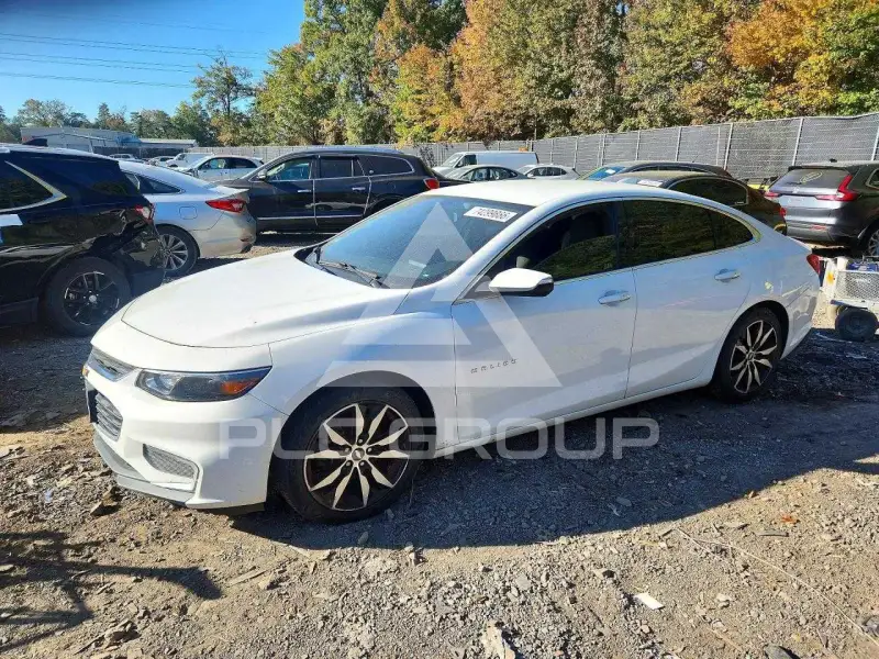 2017 Chevrolet Malibu photo