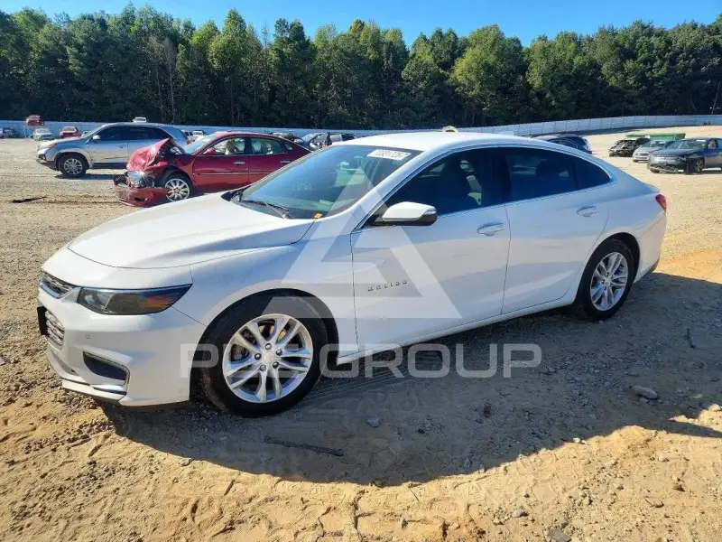 2017 Chevrolet Malibu photo