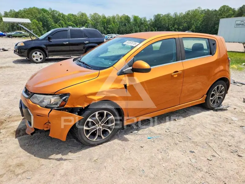 2017 Chevrolet Sonic фото