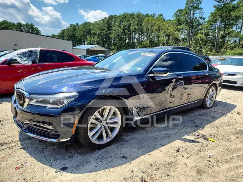 2017 BMW 750 фото