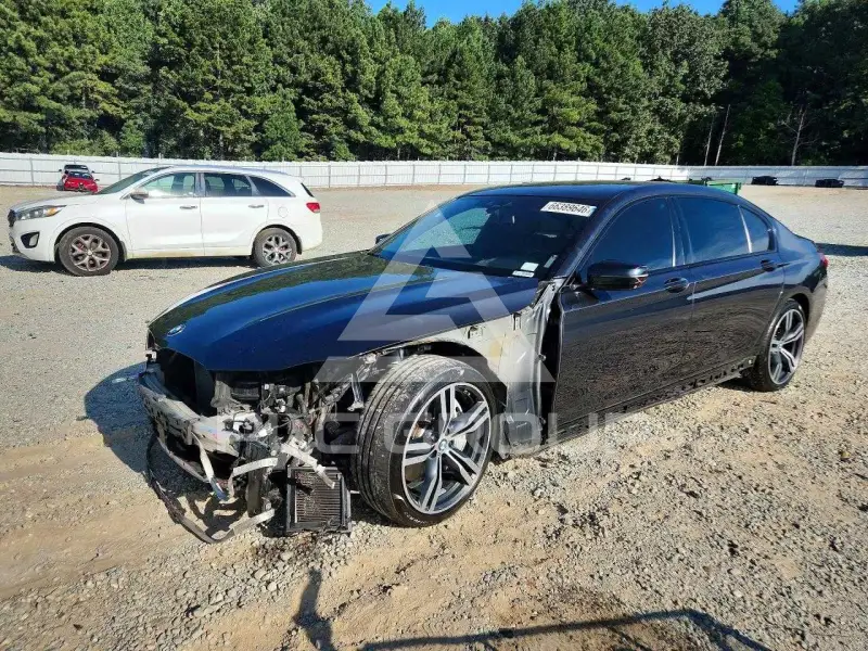2017 BMW 750 фото