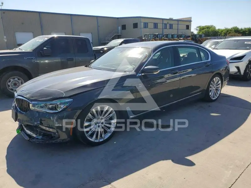 2017 BMW 750 фото