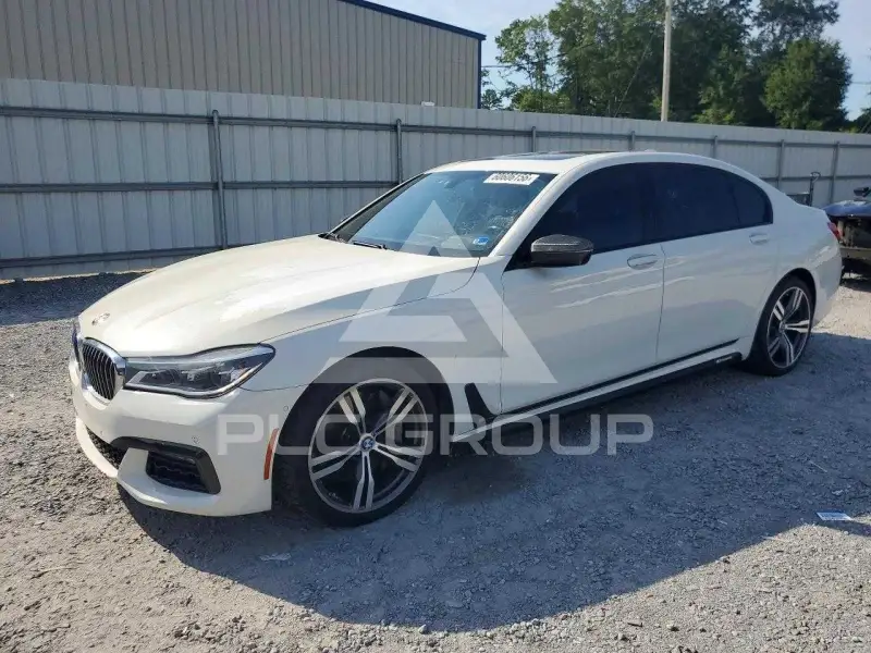 2017 BMW 750 photo