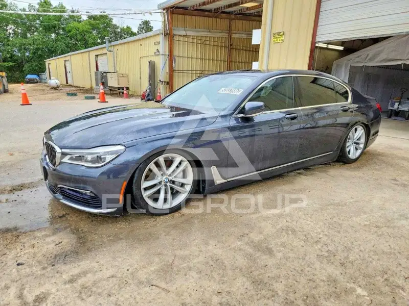 2017 BMW 750 photo