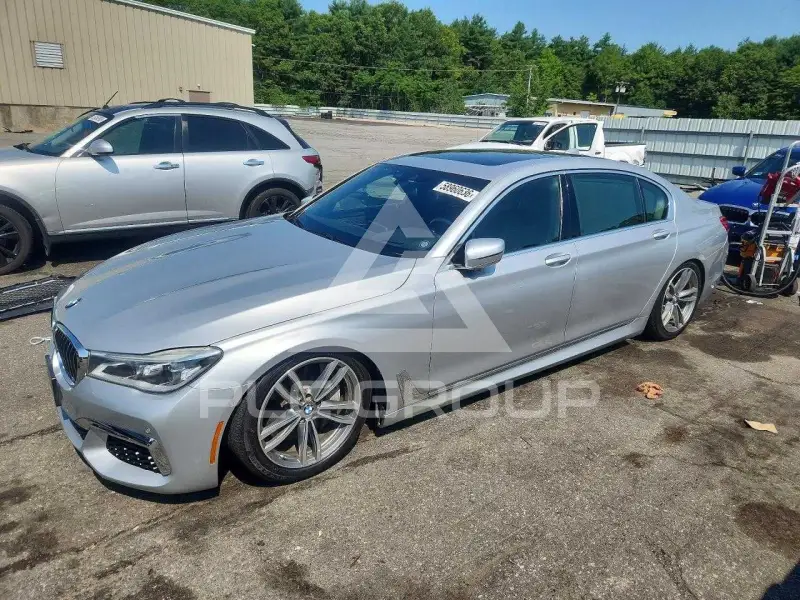 2017 BMW 750 фото