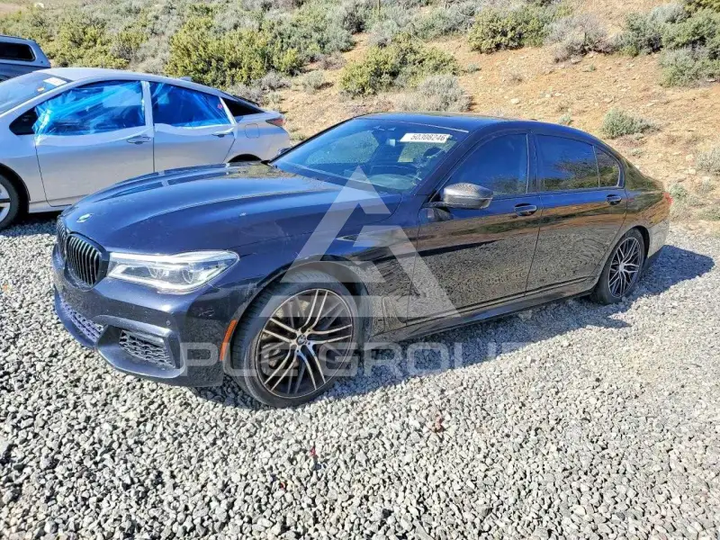 2017 BMW 750 фото