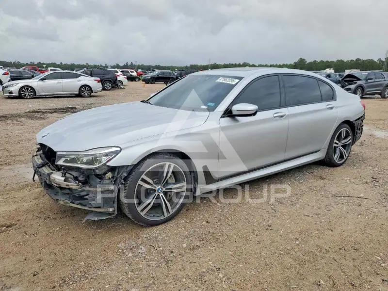 2017 BMW 750 photo