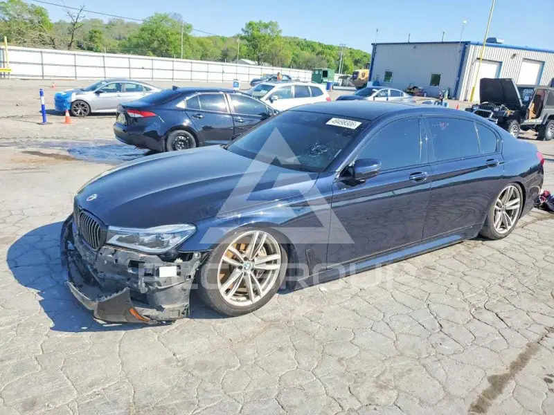 2017 BMW 750 фото
