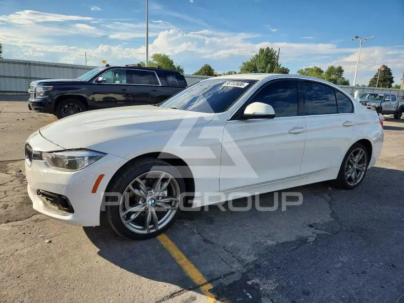 2017 BMW 330 фото