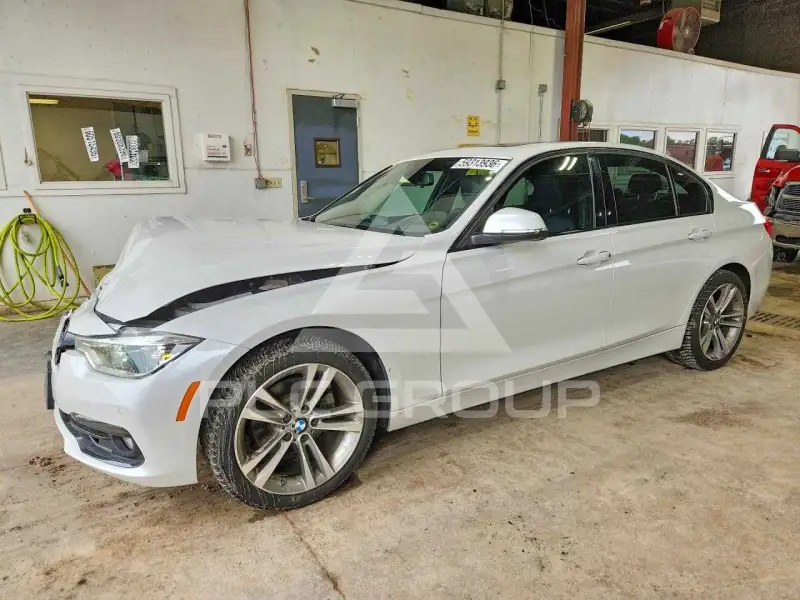 2017 BMW 330 фото