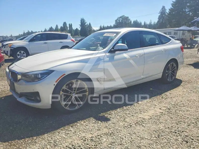 2017 BMW 330 photo