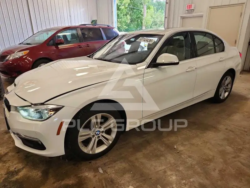 2017 BMW 330 фото