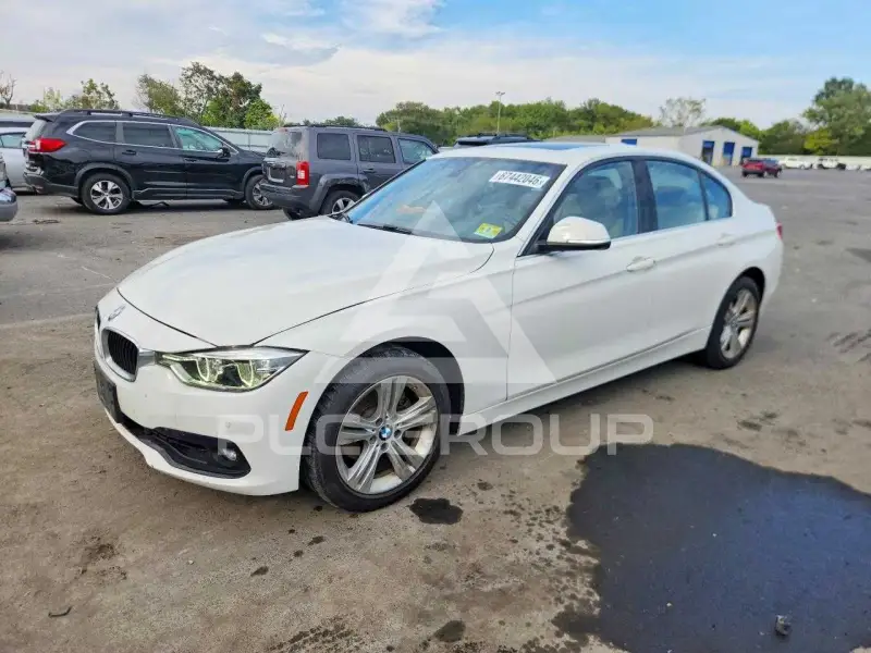 2017 BMW 330 фото
