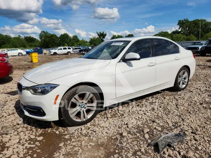 2017 BMW 330 фото