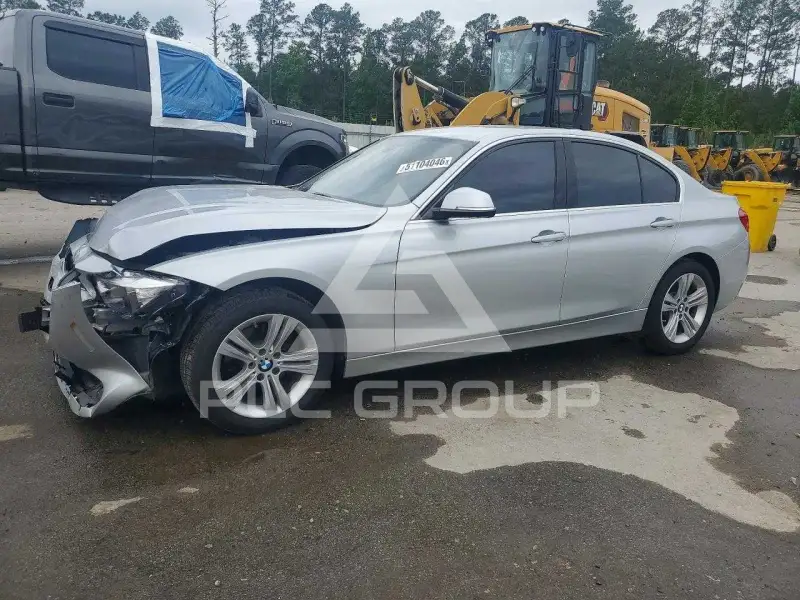 2017 BMW 330 фото