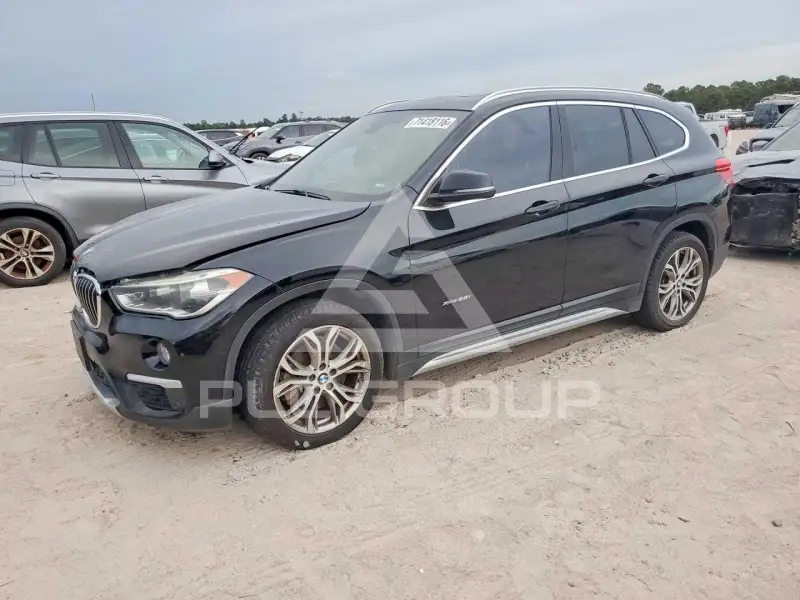 2017 BMW X1 photo