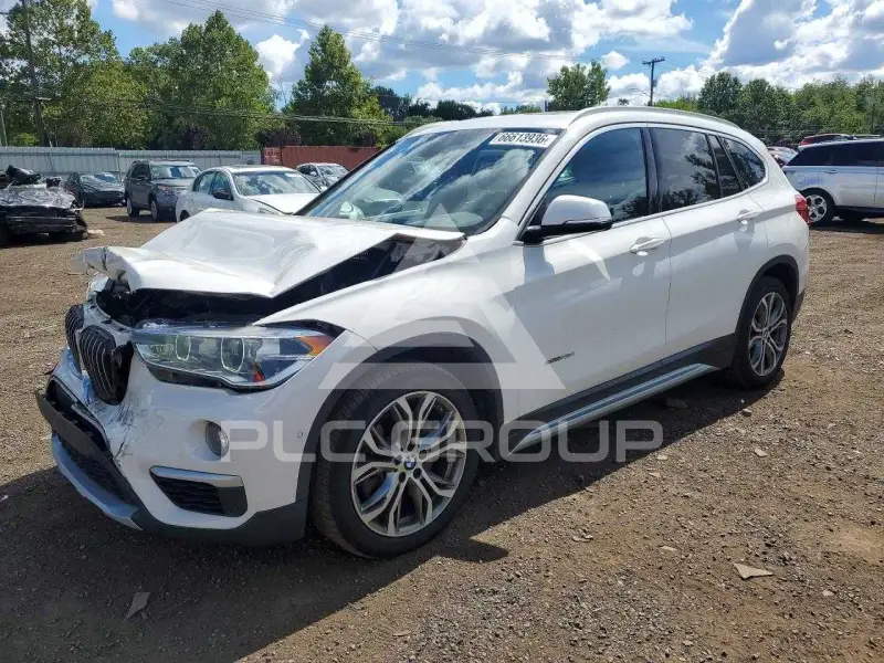2017 BMW X1 фото