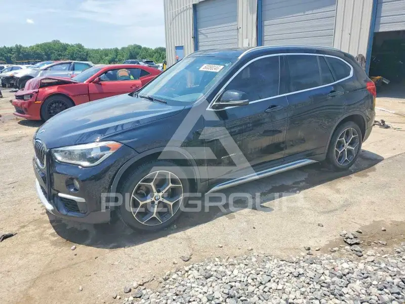 2017 BMW X1 фото
