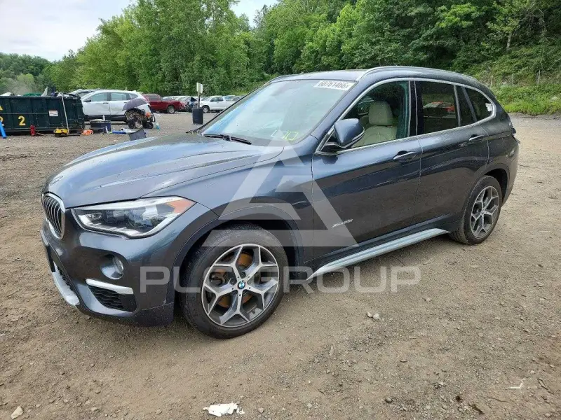 2017 BMW X1 фото