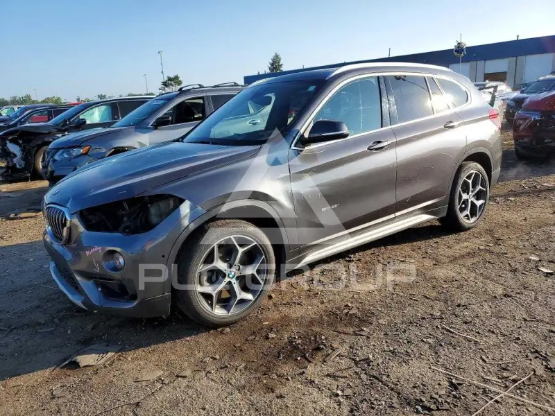 2017 BMW X1 фото
