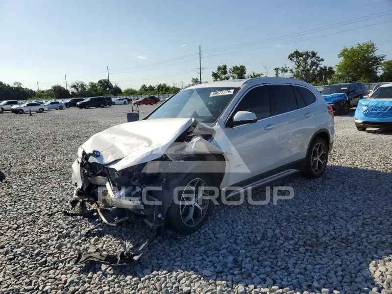 2017 BMW X1 фото