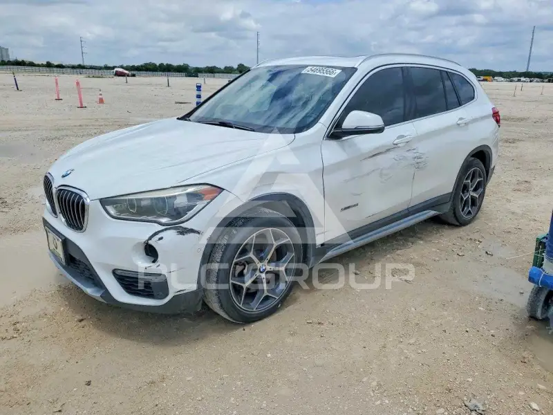 2017 BMW X1 фото