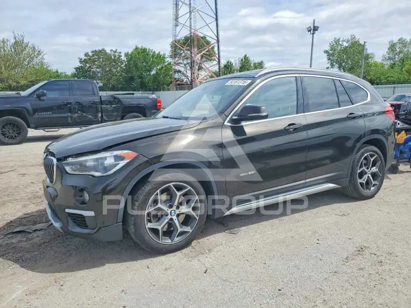 2017 BMW X1 фото