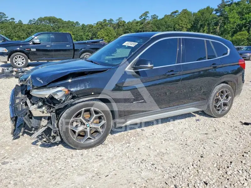 2017 BMW X1 photo