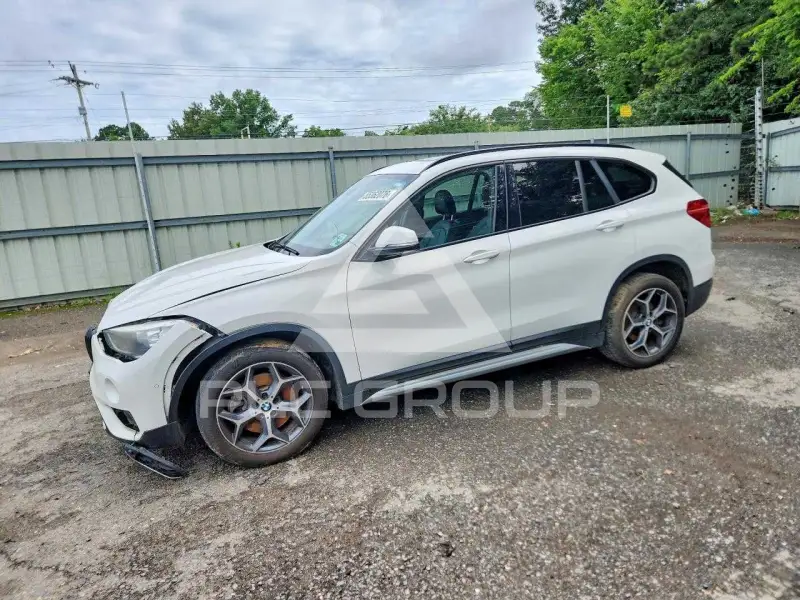 2017 BMW X1 photo