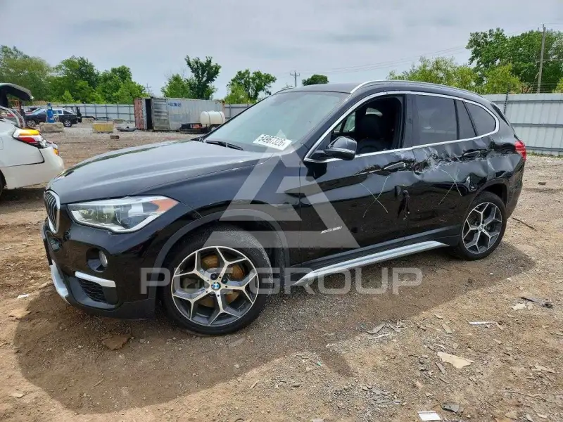 2017 BMW X1 фото