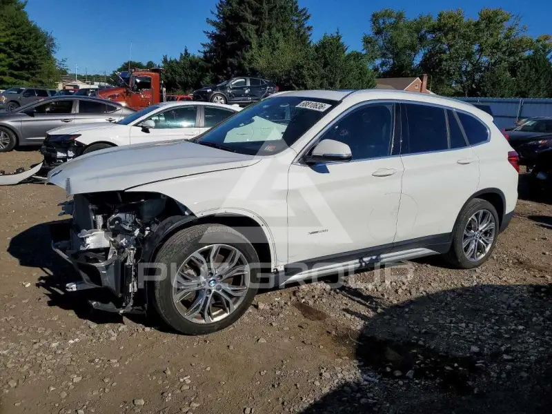 2017 BMW X1 photo