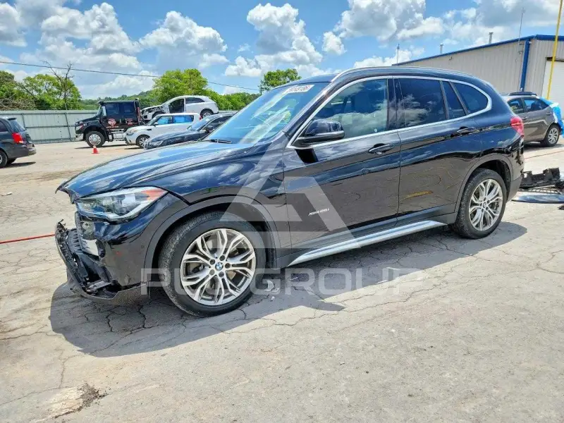 2017 BMW X1 фото