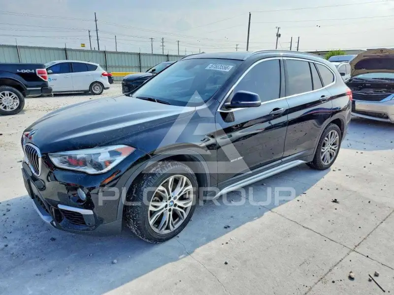 2017 BMW X1 фото