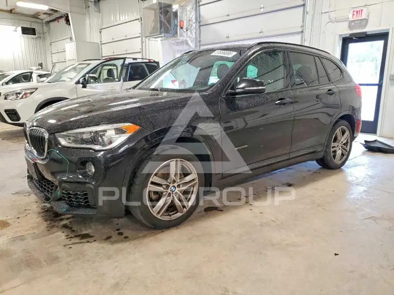 2017 BMW X1 фото